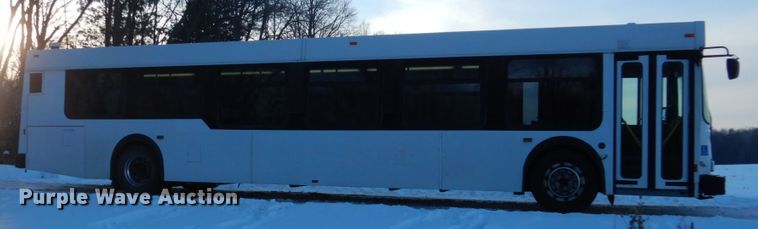 image for item FU9066 2006 New Flyer D40LF coach bus