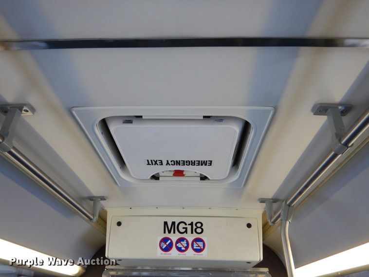 image for item FU9066 2006 New Flyer D40LF coach bus