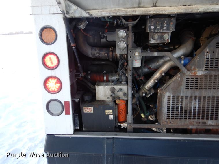 image for item FU9066 2006 New Flyer D40LF coach bus