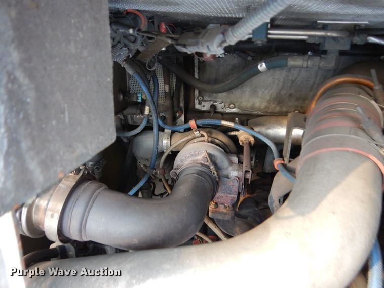 image for item FU9066 2006 New Flyer D40LF coach bus