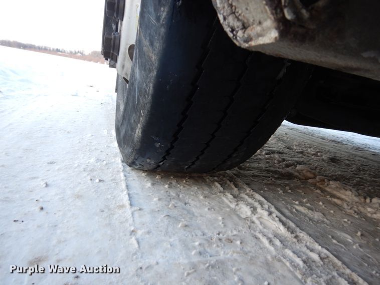 image for item FU9066 2006 New Flyer D40LF coach bus