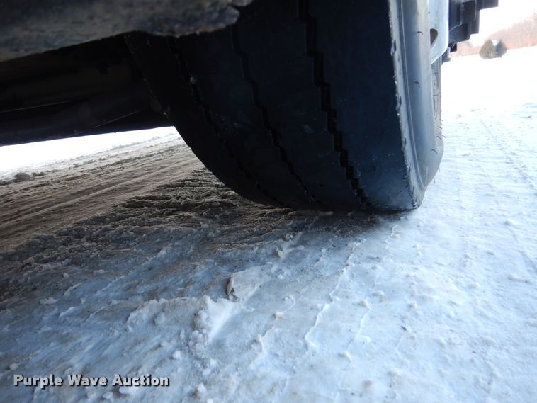 image for item FU9066 2006 New Flyer D40LF coach bus