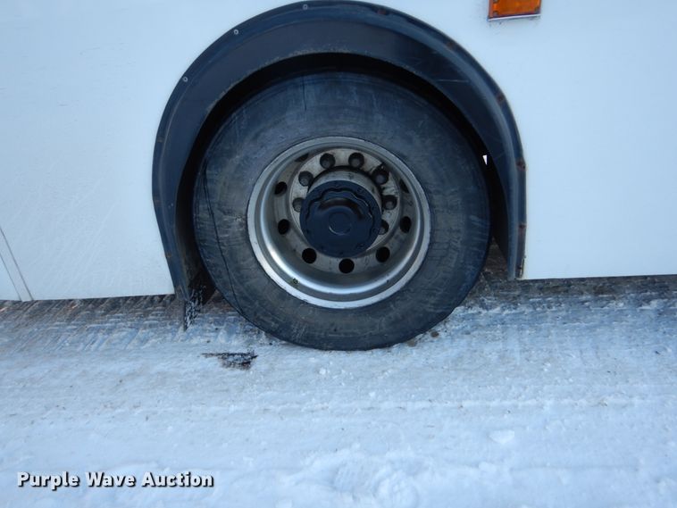 image for item FU9066 2006 New Flyer D40LF coach bus