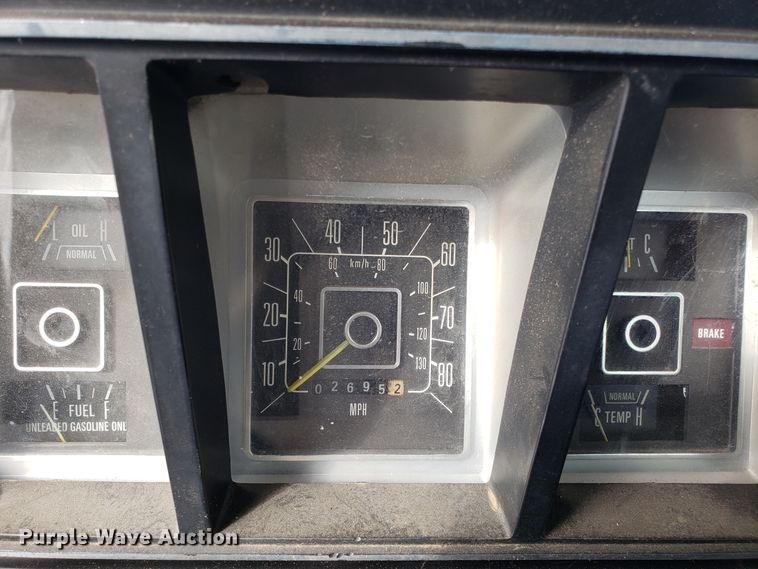 image for item GA9456 1979 Ford F250 flatbed pickup truck