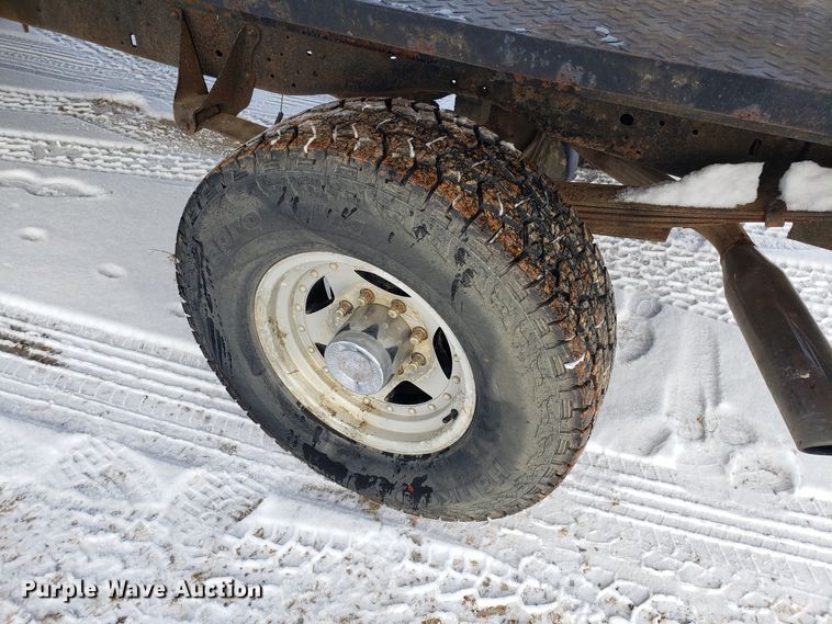 image for item GA9456 1979 Ford F250 flatbed pickup truck