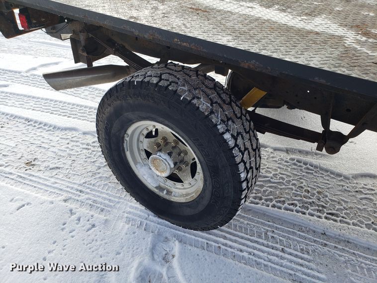 image for item GA9456 1979 Ford F250 flatbed pickup truck