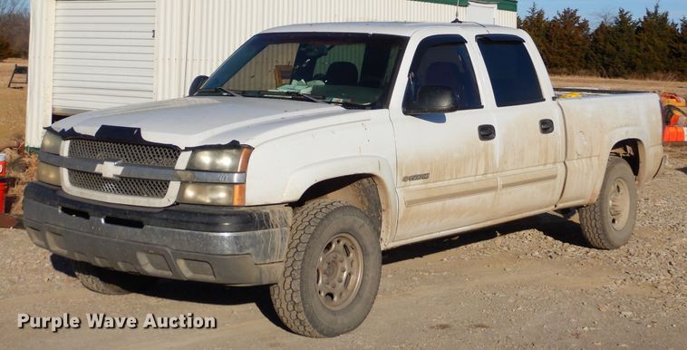 image for item GB9622 2003 Chevrolet Silverado 1500HD Crew Cab pickup truck