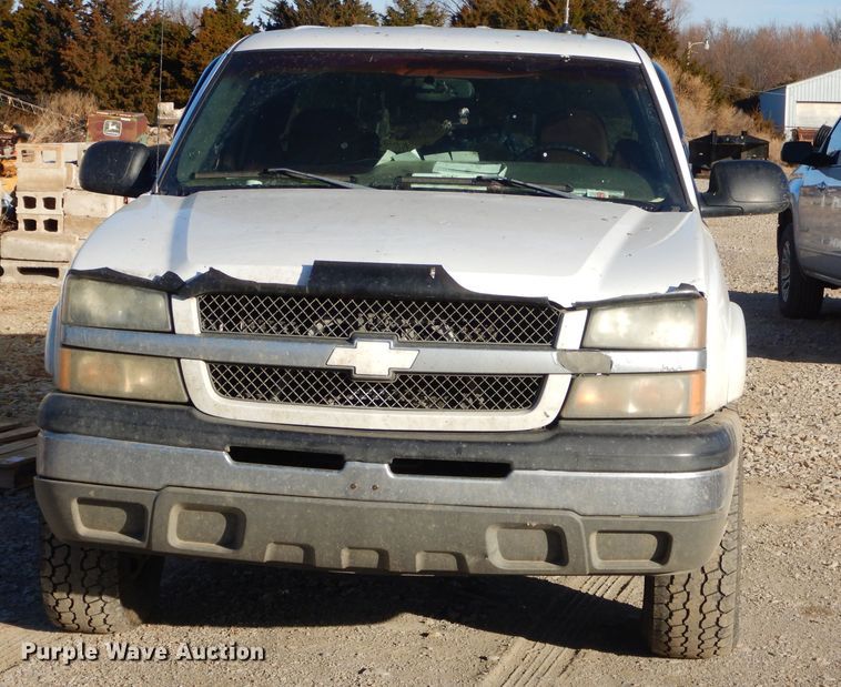 image for item GB9622 2003 Chevrolet Silverado 1500HD Crew Cab pickup truck