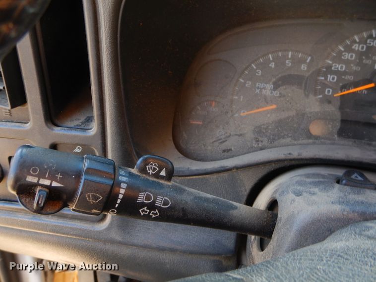 image for item GB9622 2003 Chevrolet Silverado 1500HD Crew Cab pickup truck