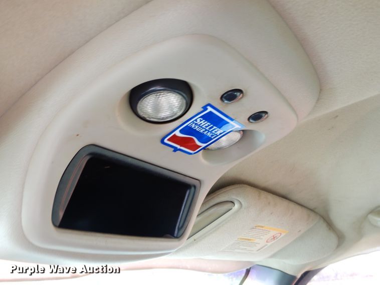 image for item GB9622 2003 Chevrolet Silverado 1500HD Crew Cab pickup truck