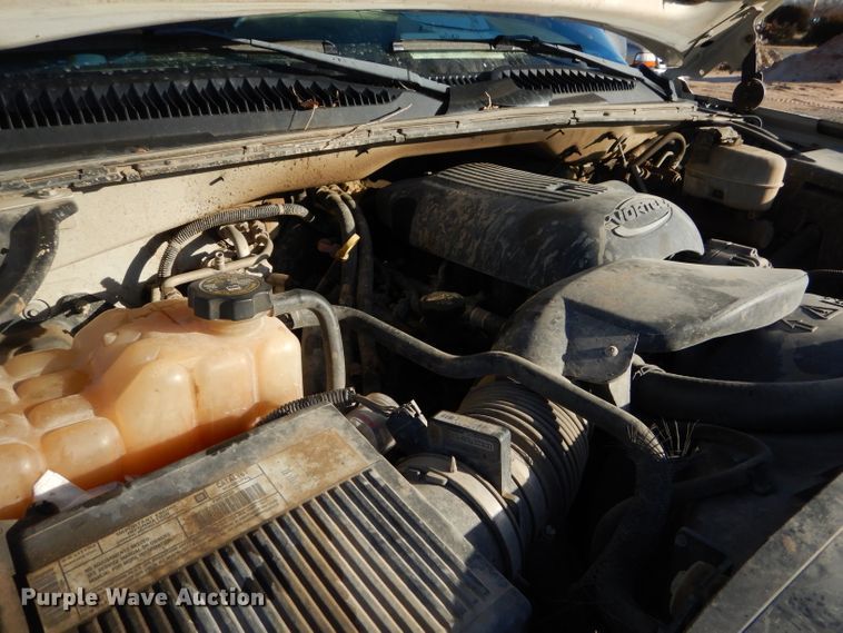 image for item GB9622 2003 Chevrolet Silverado 1500HD Crew Cab pickup truck