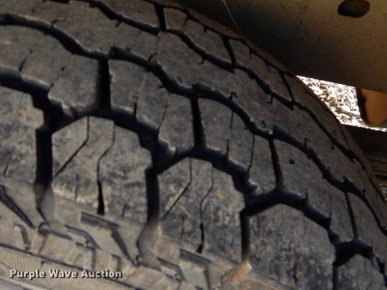 image for item GB9622 2003 Chevrolet Silverado 1500HD Crew Cab pickup truck