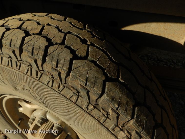 image for item GB9622 2003 Chevrolet Silverado 1500HD Crew Cab pickup truck