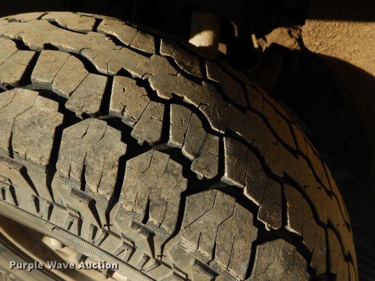 image for item GB9622 2003 Chevrolet Silverado 1500HD Crew Cab pickup truck