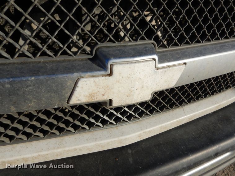 image for item GB9622 2003 Chevrolet Silverado 1500HD Crew Cab pickup truck