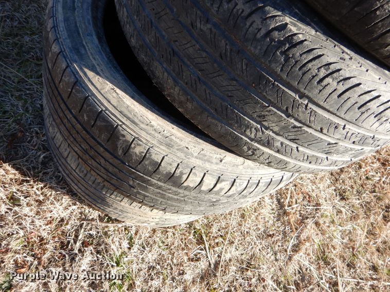 image for item GB9624 Approximately 200 tires