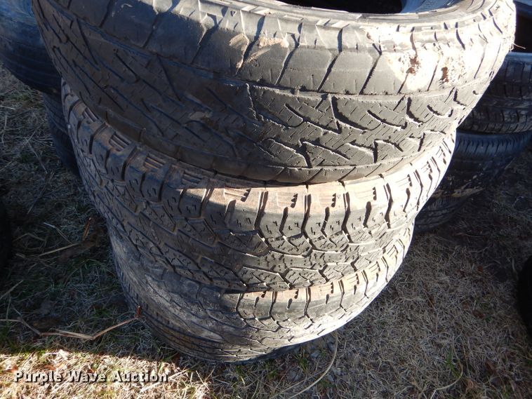 image for item GB9624 Approximately 200 tires