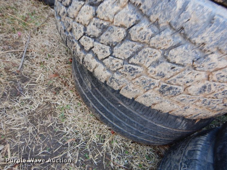 image for item GB9624 Approximately 200 tires