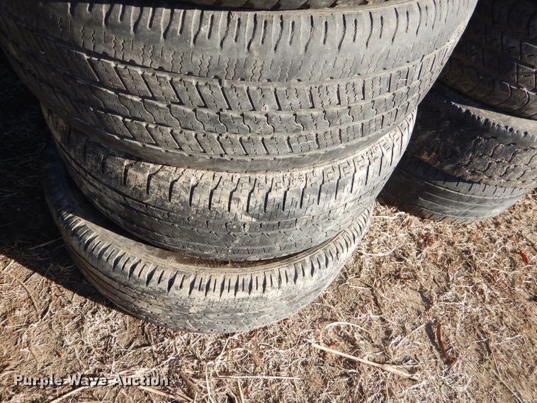 image for item GB9624 Approximately 200 tires