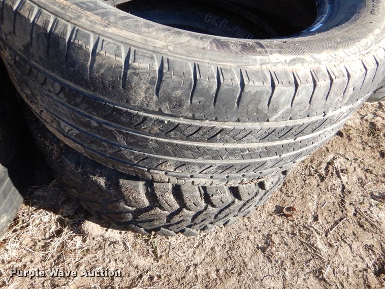 image for item GB9624 Approximately 200 tires