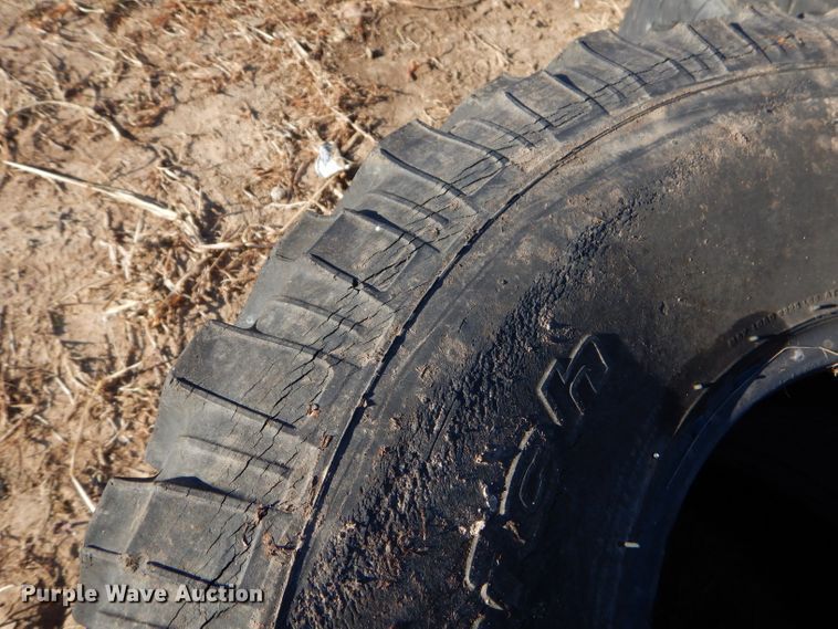 image for item GB9624 Approximately 200 tires