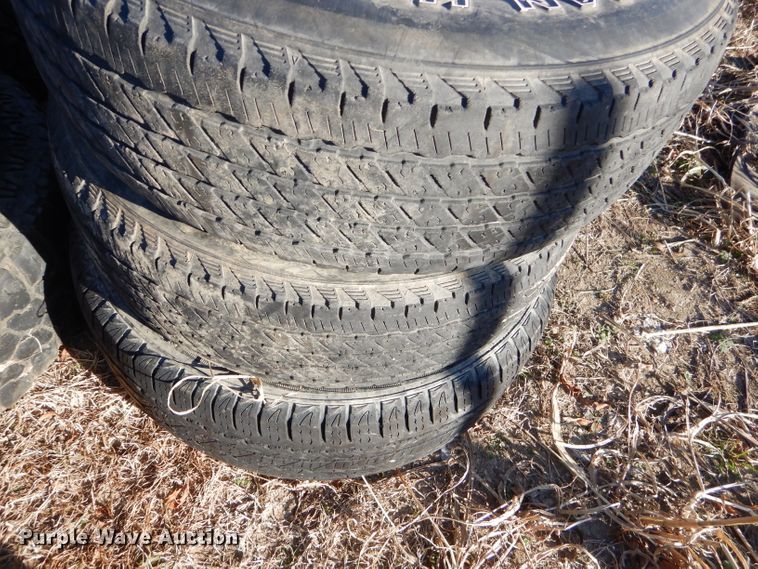 image for item GB9624 Approximately 200 tires