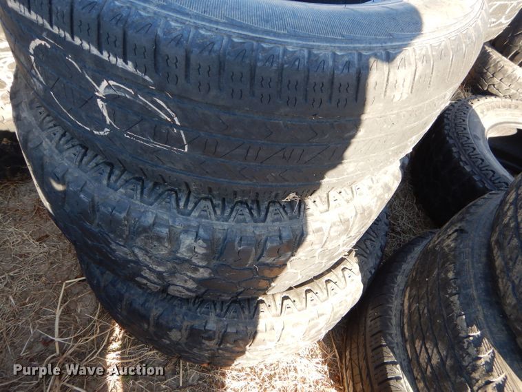 image for item GB9624 Approximately 200 tires