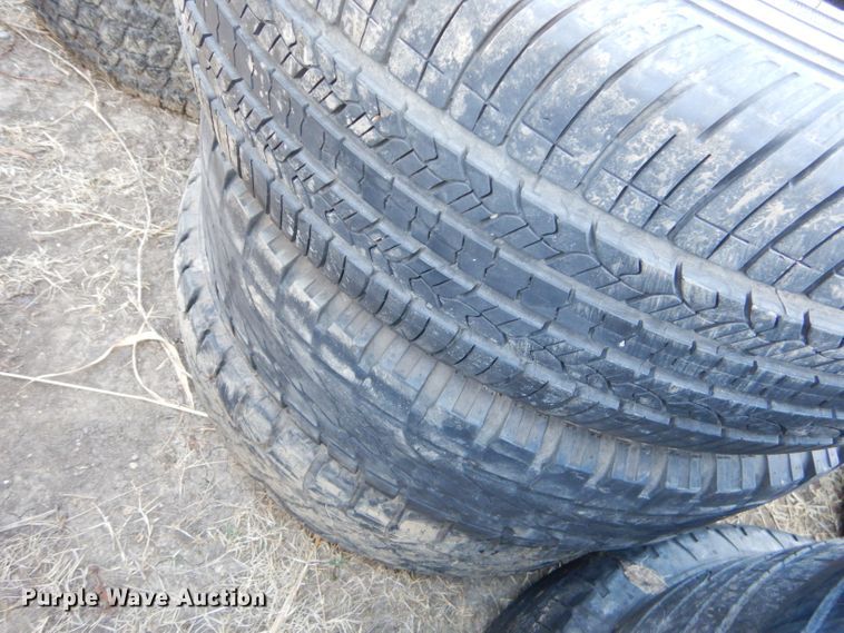 image for item GB9624 Approximately 200 tires