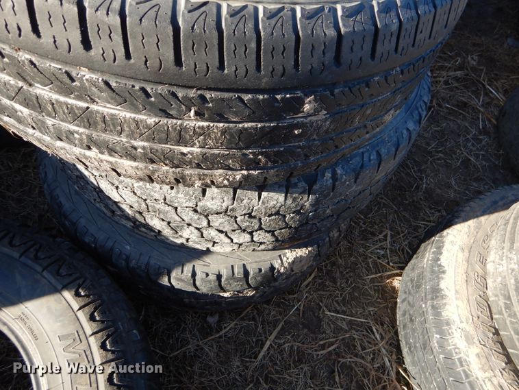 image for item GB9624 Approximately 200 tires