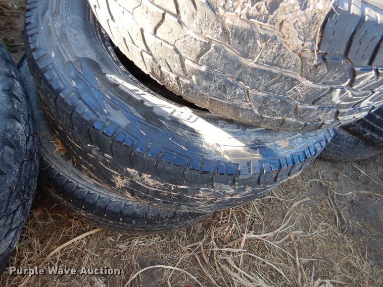 image for item GB9624 Approximately 200 tires