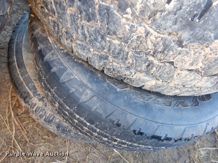 image for item GB9624 Approximately 200 tires