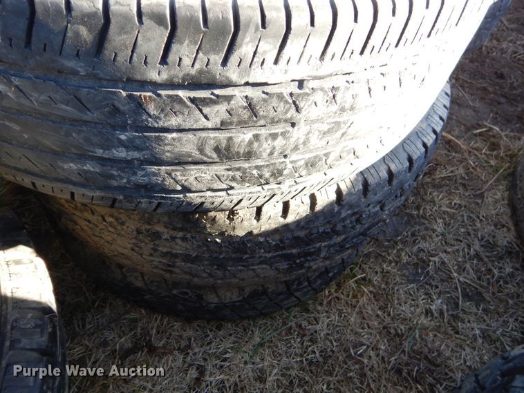 image for item GB9624 Approximately 200 tires