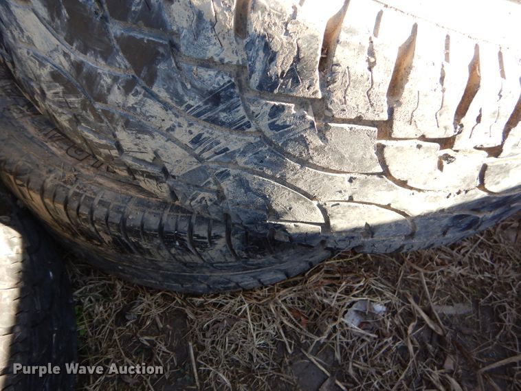 image for item GB9624 Approximately 200 tires