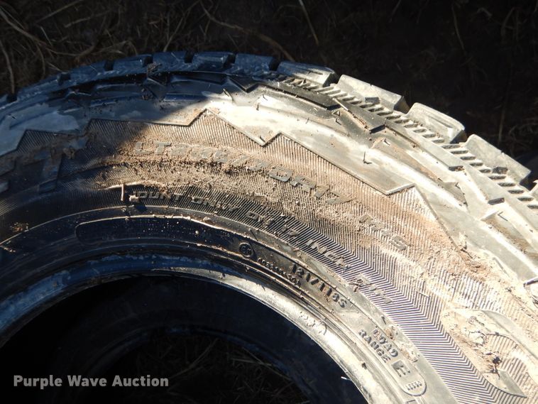 image for item GB9624 Approximately 200 tires