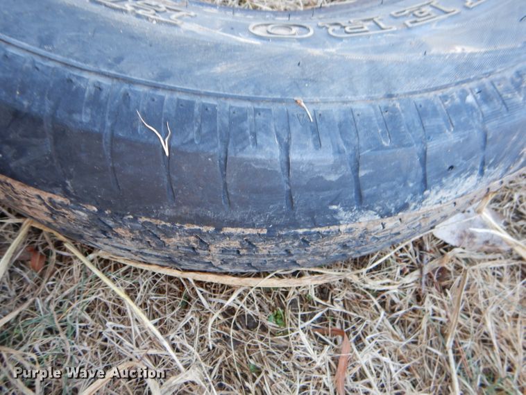 image for item GB9624 Approximately 200 tires
