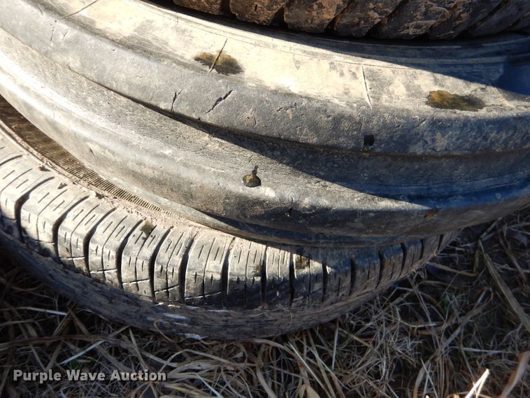 image for item GB9624 Approximately 200 tires