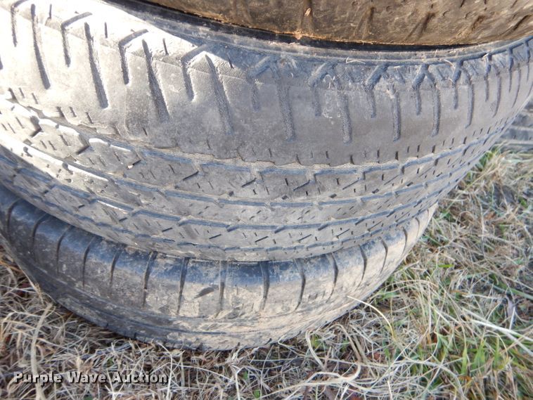 image for item GB9624 Approximately 200 tires