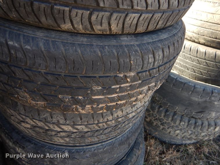 image for item GB9624 Approximately 200 tires