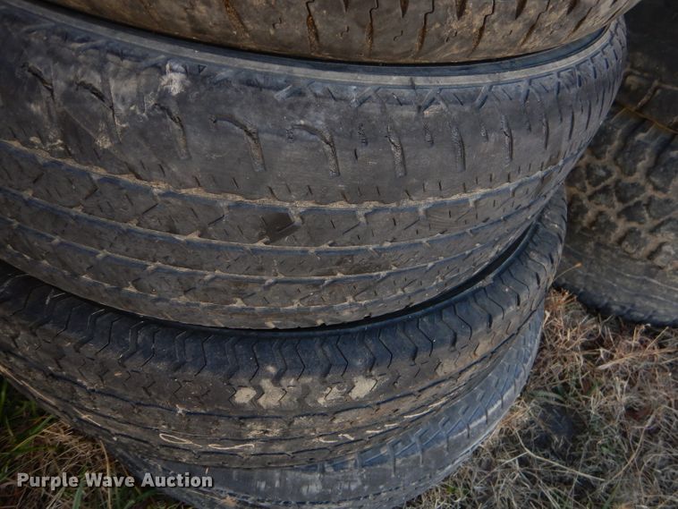 image for item GB9624 Approximately 200 tires