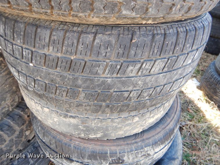 image for item GB9624 Approximately 200 tires