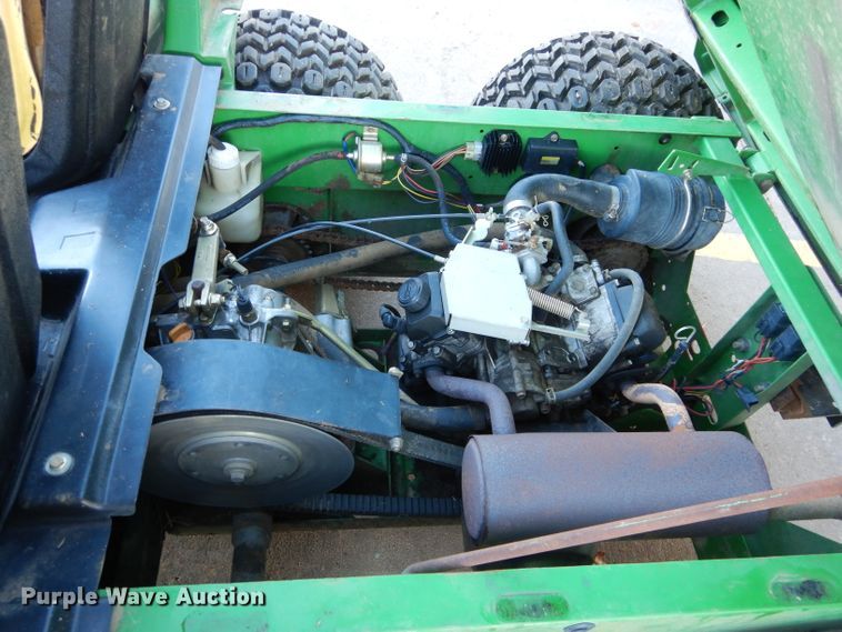 image for item GE9024 2002 John Deere Gator utility vehicle