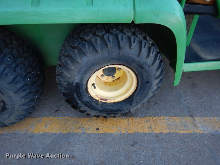 image for item GE9024 2002 John Deere Gator utility vehicle