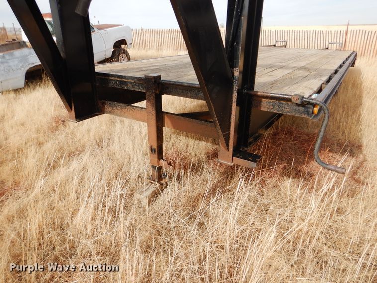 image for item GE9612 2006 H&H Trailer HD252 equipment trailer