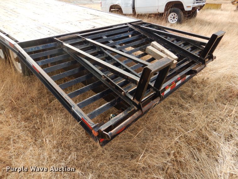 image for item GE9612 2006 H&H Trailer HD252 equipment trailer