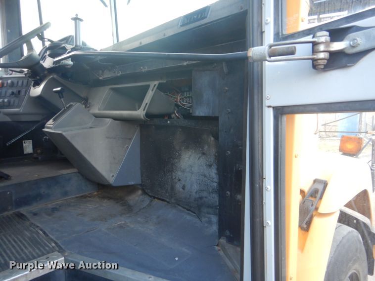 image for item GF9022 2001 Freightliner FS65 school bus