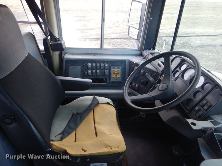 image for item GF9022 2001 Freightliner FS65 school bus