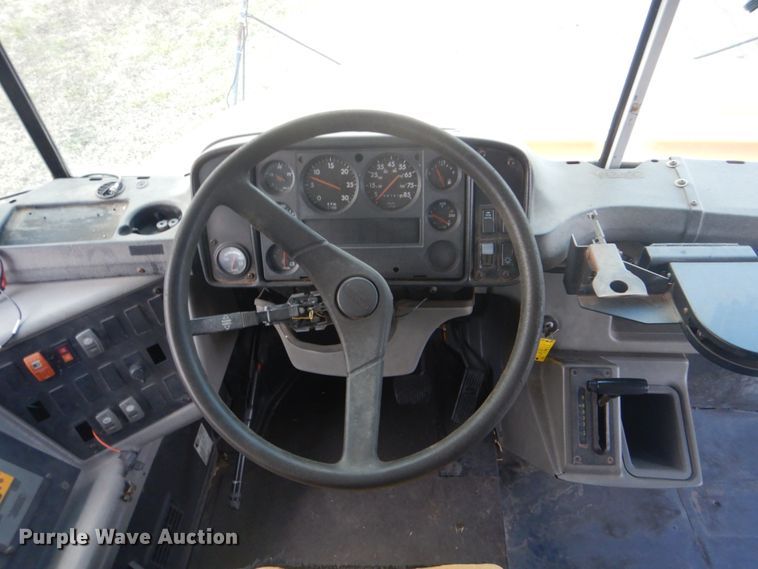 image for item GF9022 2001 Freightliner FS65 school bus