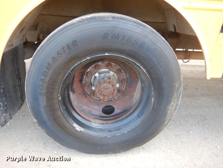 image for item GF9022 2001 Freightliner FS65 school bus