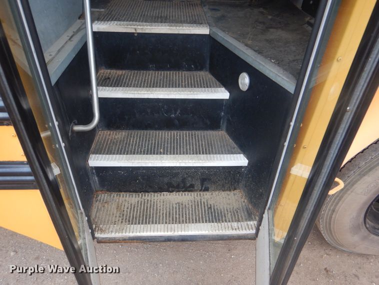 image for item GF9023 2004 Freightliner FS65 school bus