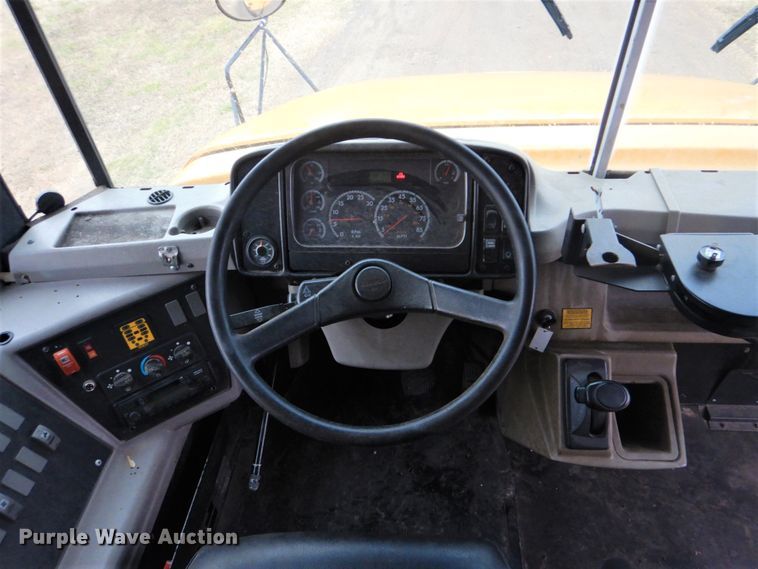 image for item GF9023 2004 Freightliner FS65 school bus